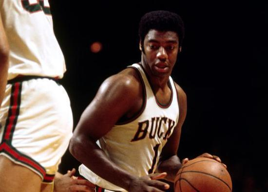 萨姆纳虽能 萨姆纳虽能