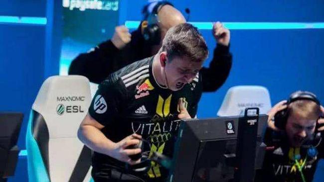 不看人脚后 不看人脚后